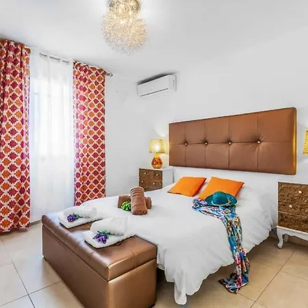 Playa Blanca Sleeps 6 Pool Air Con Wifi *
