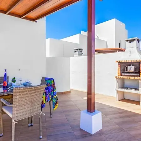 Playa Blanca Sleeps 6 Pool Air Con Wifi Playa Blanca (Lanzarote)