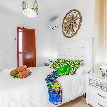 Playa Blanca Sleeps 6 Pool Air Con Wifi *
