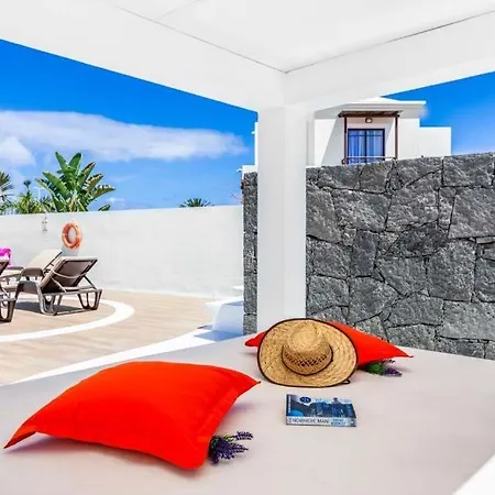 Playa Blanca Sleeps 6 Pool Air Con Wifi Villa *